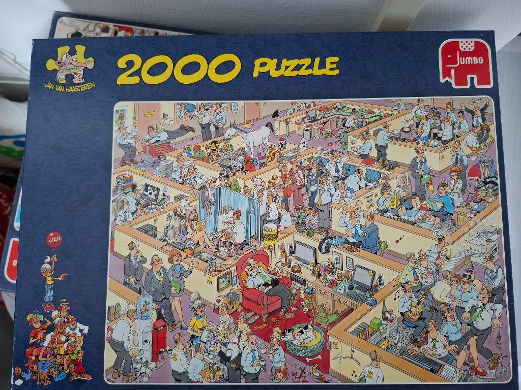 Jan van Haasteren Het kantoor 2000 stukjes, Ophalen of Verzenden, Meer dan 1500 stukjes, Zo goed als nieuw, Legpuzzel