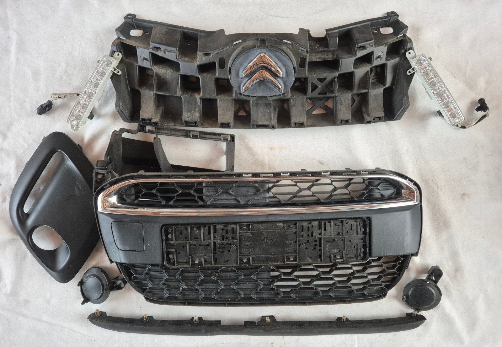2012 -2014 C1 FACELIFT CITROËN VOORBUMPER DELEN, Gebruikt, Citroën, Voor, Ophalen of Verzenden