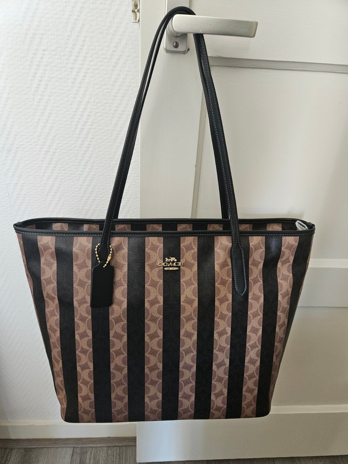 Nieuwe Coach Signature Stripe City Tote Bag Walnut/Tan, Sieraden, Tassen en Uiterlijk, Tassen | Damestassen, Ophalen of Verzenden