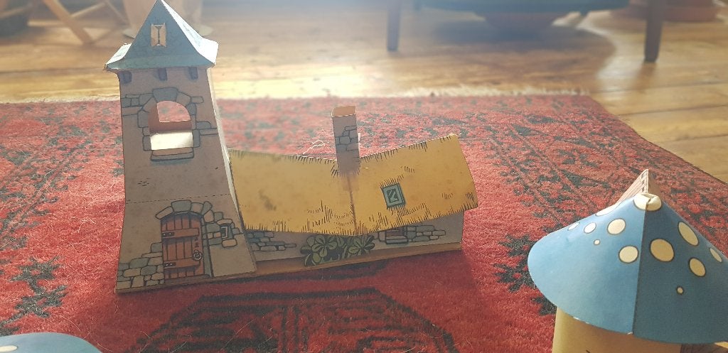 Gratis Kartonnen Smurfenhuisjes, Ophalen, Zo goed als nieuw, Verschillende Smurfen, Huisje of Attribuut
