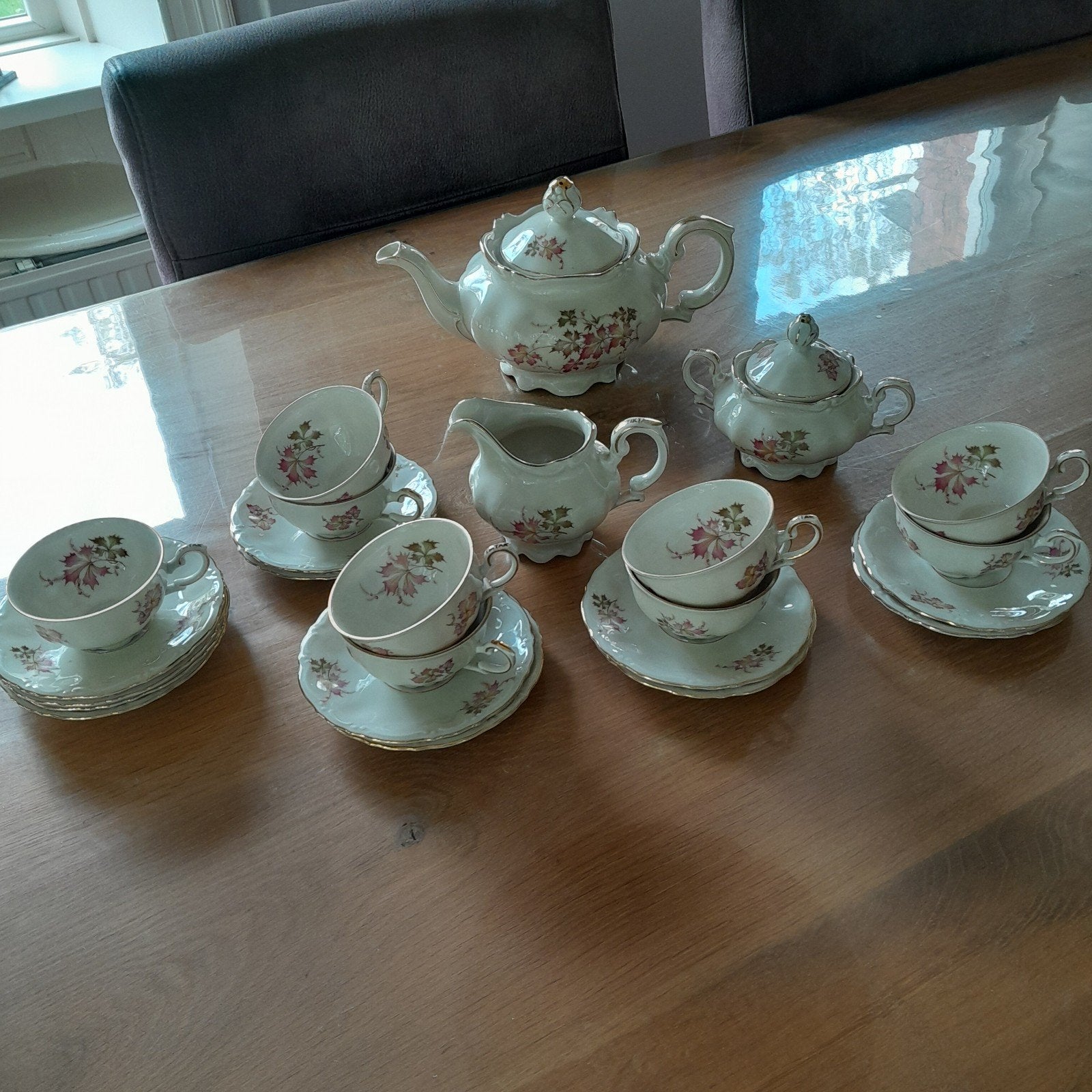 Oud theeservies Tik tak, Ophalen