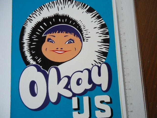 sticker oud OKAY IJS Groot 15x26cm strip eskimo vintage, Verzenden, Zo goed als nieuw, Bedrijf of Vereniging