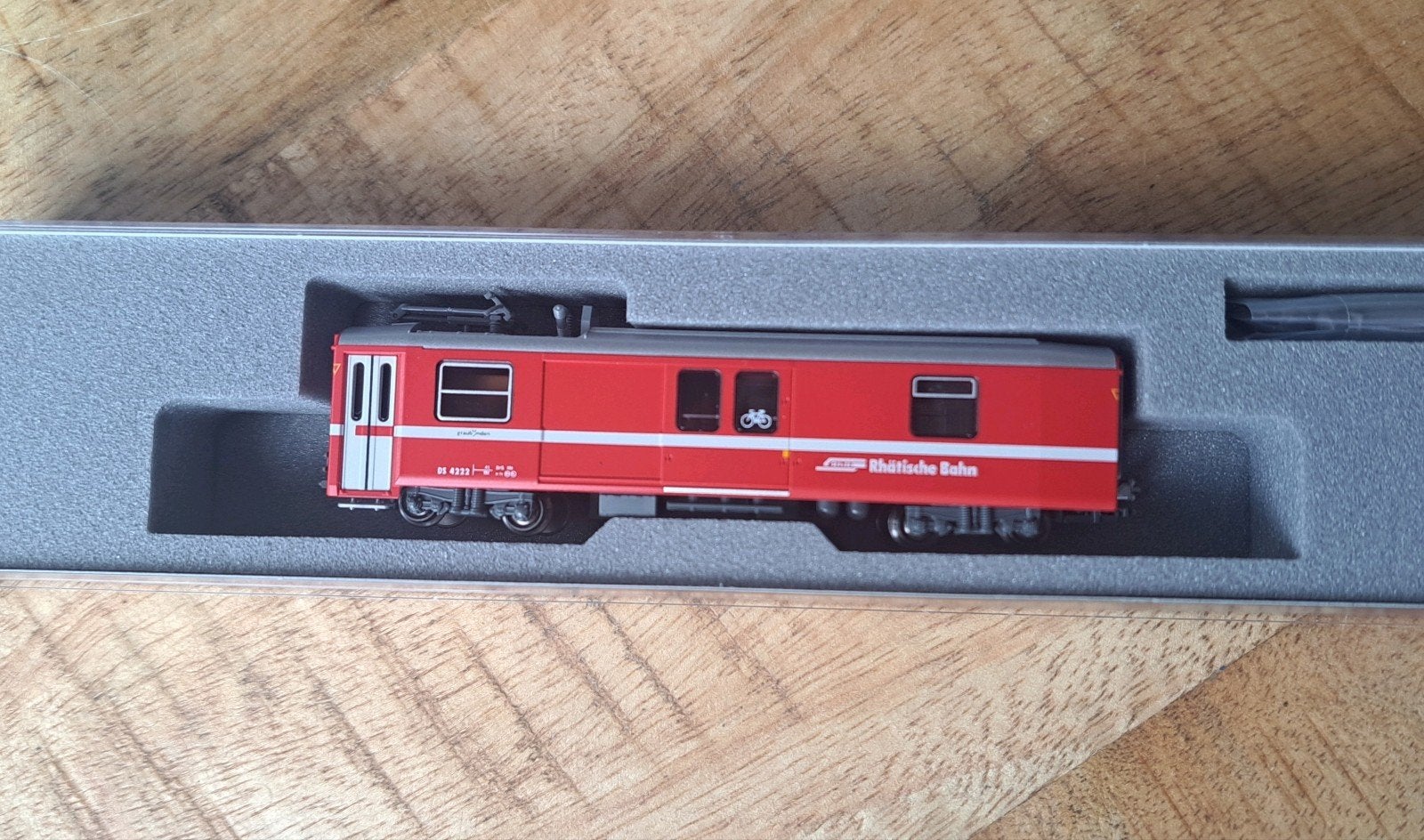 RhB bagagewagen DS4222 rhatische bahn kato 5279-2 nieuw, Hobby en Vrije tijd, Overige merken, Gelijkstroom, Ophalen of Verzenden
