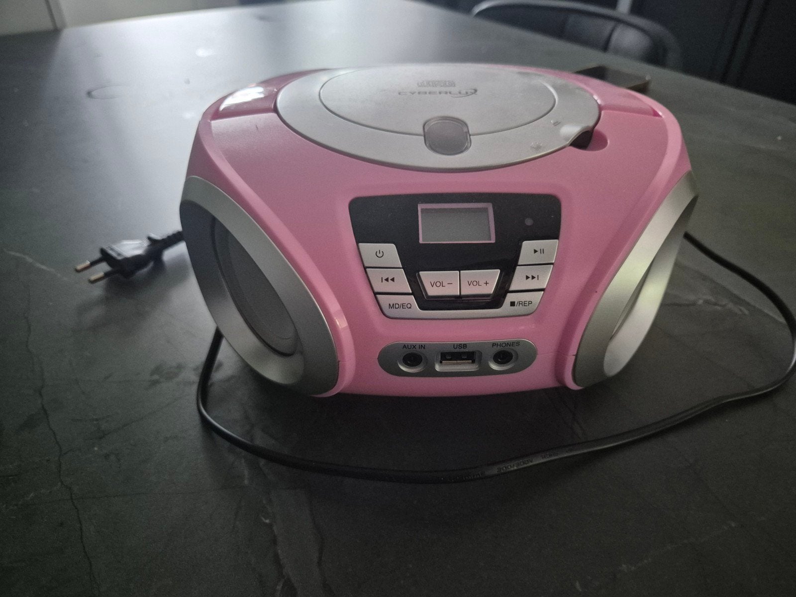 Roze draagbare CD-speler met radio en USB, Ophalen, Gebruikt, Overige merken, Draagbaar