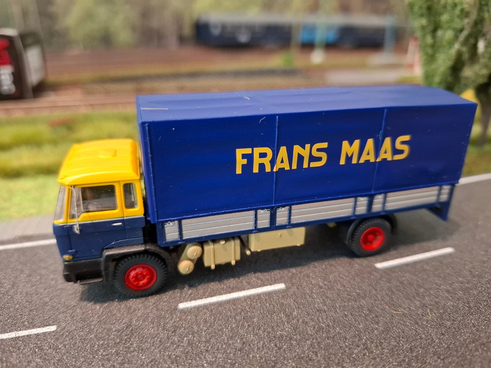Artitec DAF Frans Maas, Hobby en Vrije tijd, Modelauto's | 1:87, Ophalen of Verzenden, Zo goed als nieuw, Bus of Vrachtwagen, Overige merken