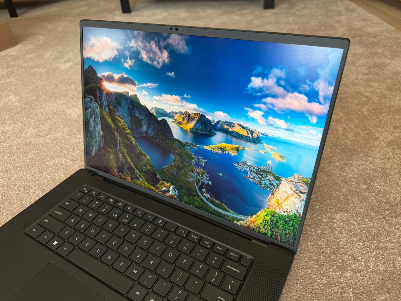 Dell Precision 5690 | Ultra 7 | 32GB | 1TB | RTX 2000 Ada