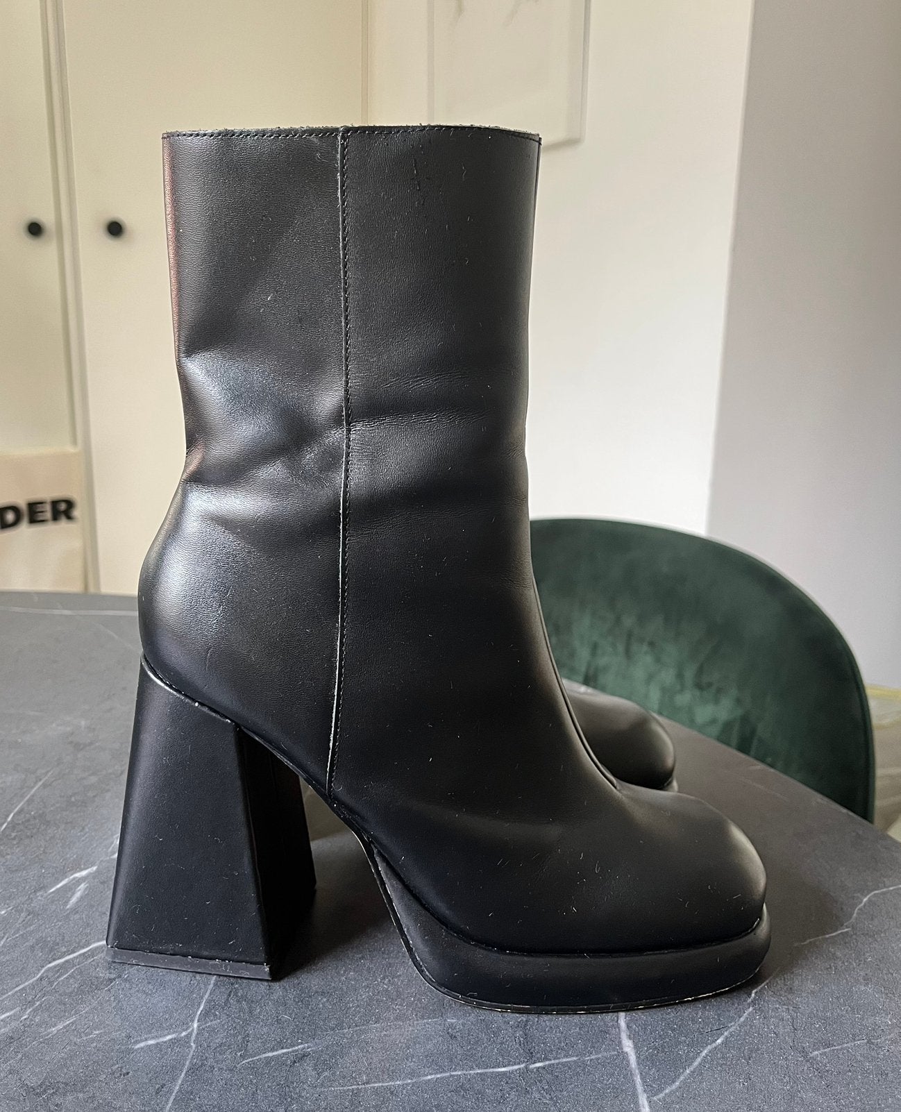 Zwarte laarzen met hak, Kleding | Dames, Hoge laarzen, Zwart, Ophalen of Verzenden, Zo goed als nieuw