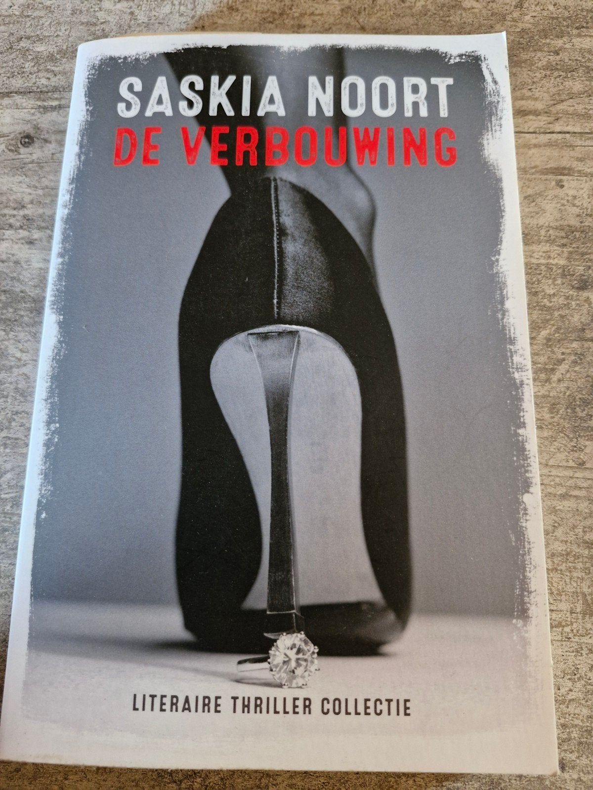 Saskia Noort - De Verbouwing (Literaire Thriller Collectie), Ophalen of Verzenden, Zo goed als nieuw, Saskia Noort, Nederland