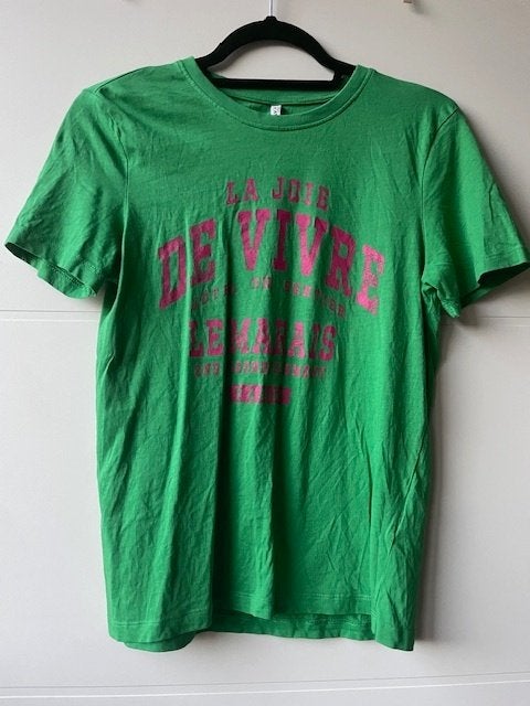 Groen katoen T-shirt met roze 'La Joie De Vivre' tekst, Kleding | Dames, Maat 38/40 (M), Only, Ophalen of Verzenden, Zo goed als nieuw