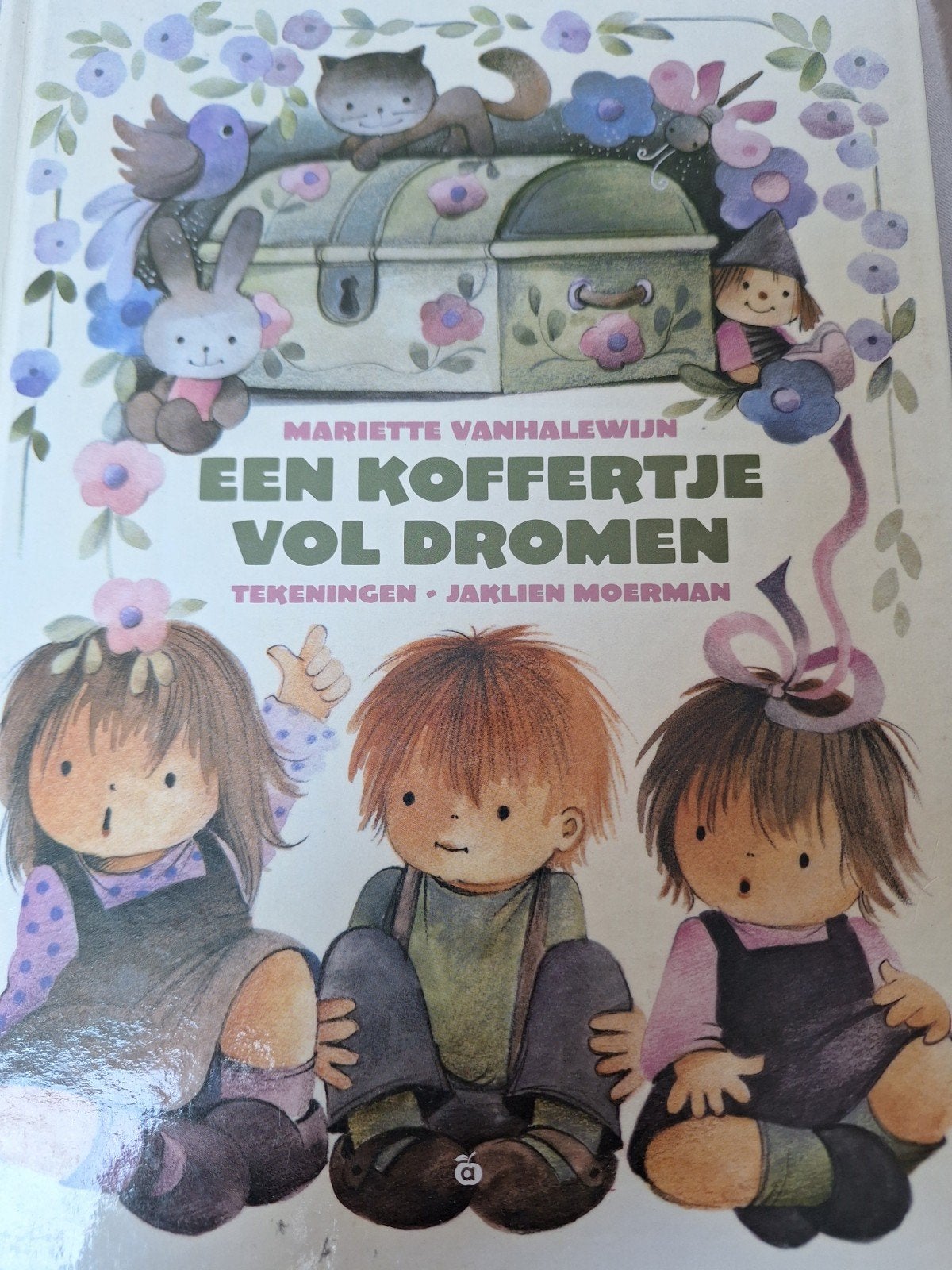 Een Koffertje Vol Dromen - Mariette Vanhalewijn, Ophalen of Verzenden, Zo goed als nieuw, Mariette Vanhalewijn, Sprookjes