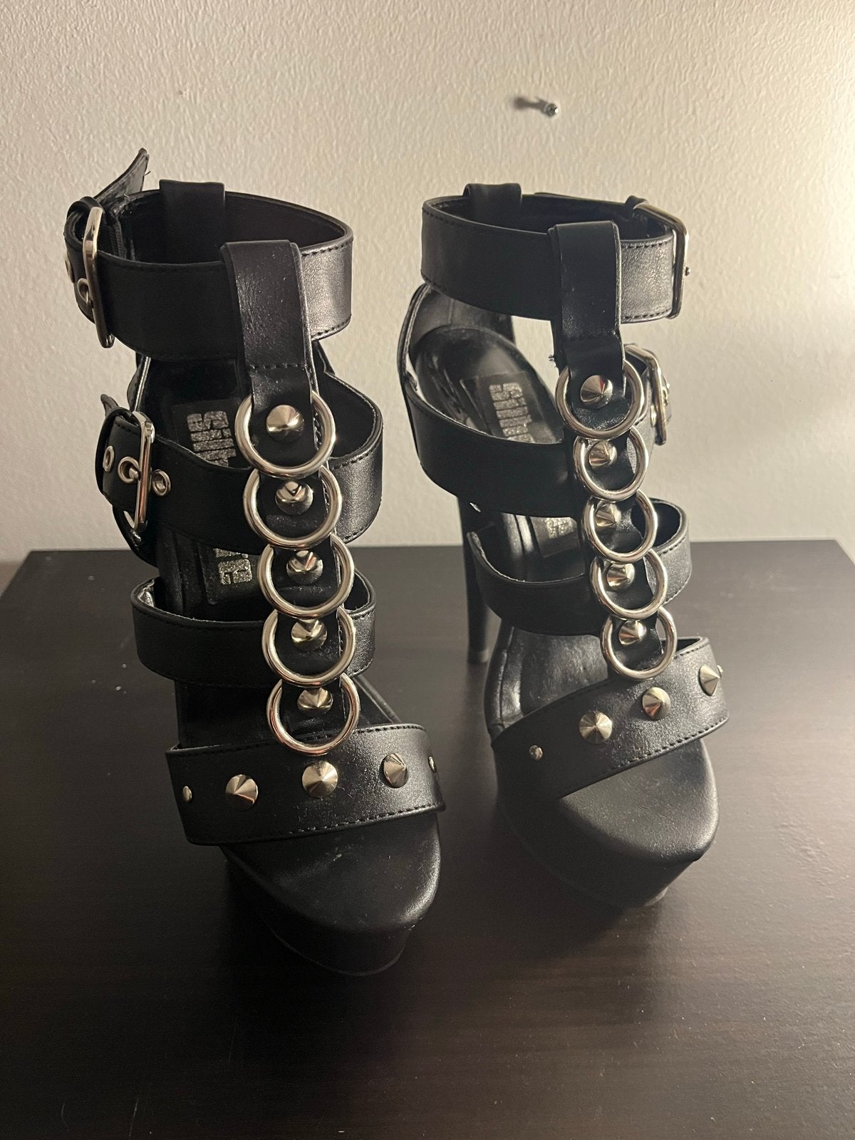Zwarte Silhouette hakken - Gladiator - Maat 36 - Kinky style, Kleding | Dames, Zwart, Nieuw, Ophalen of Verzenden, Schoenen met hoge hakken