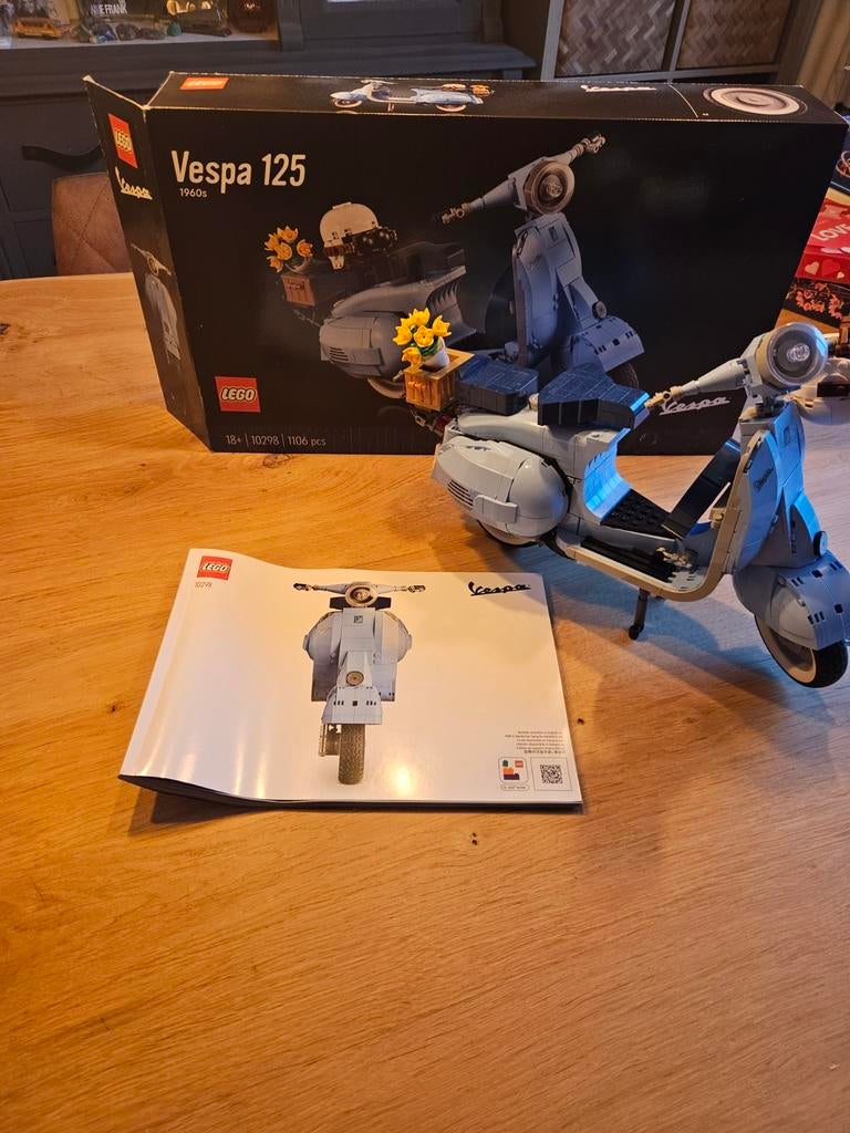 LEGO 10298 Vespa 125, Ophalen of Verzenden, Zo goed als nieuw