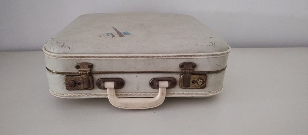 K712 VINTAGE stewardess koffer creme kleurig  geperst karton, Overige materialen, Gebruikt, Onbekend, Minder dan 50 cm