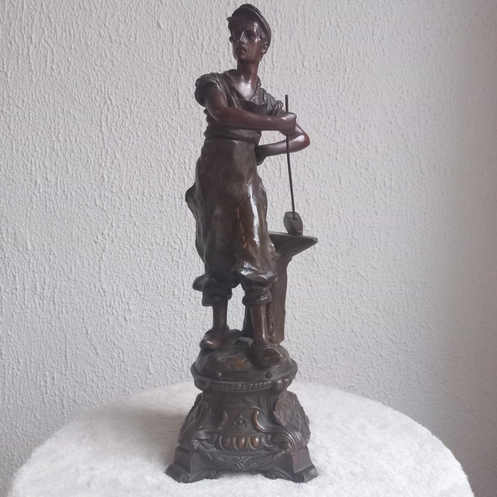 Bronzen beeld 42 cm "Le Forgeron" / "De Smid", Antiek en Kunst, Ophalen of Verzenden, 20 - 50 cm, Beeld, Bruin