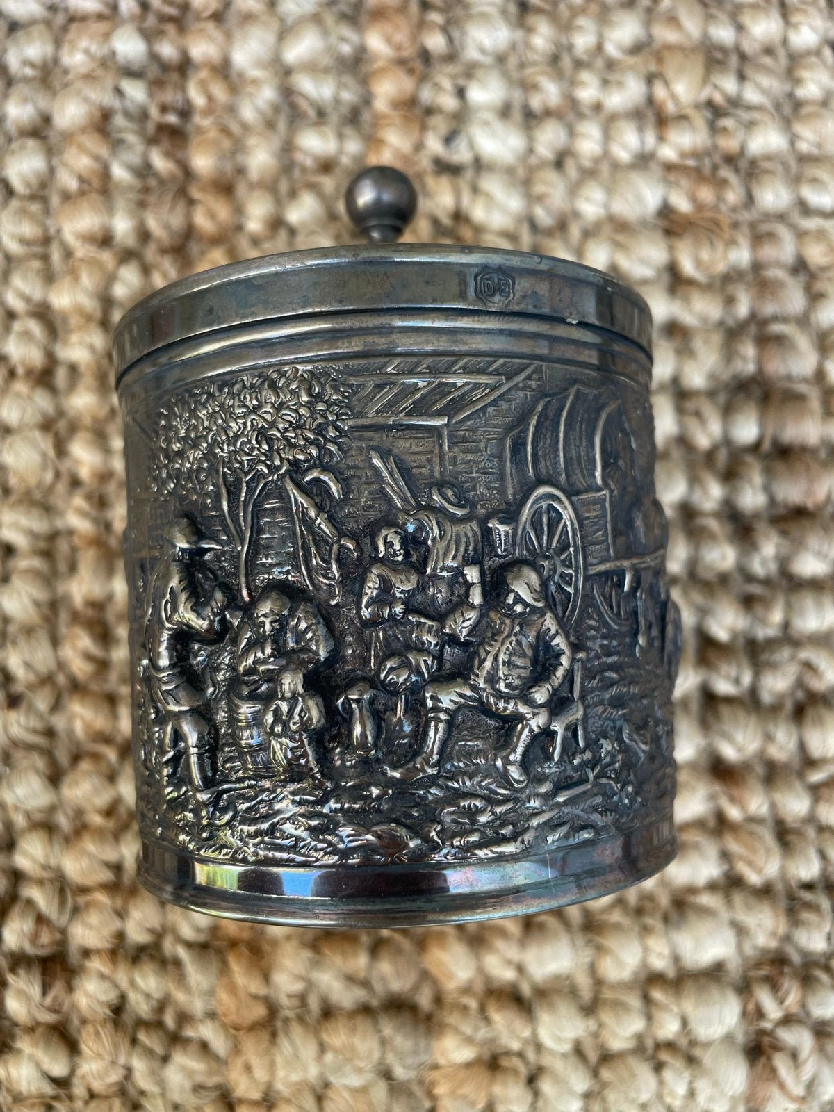 Antiek tinnen of verzilverd potje met reliëfdecoratie, Ophalen of Verzenden