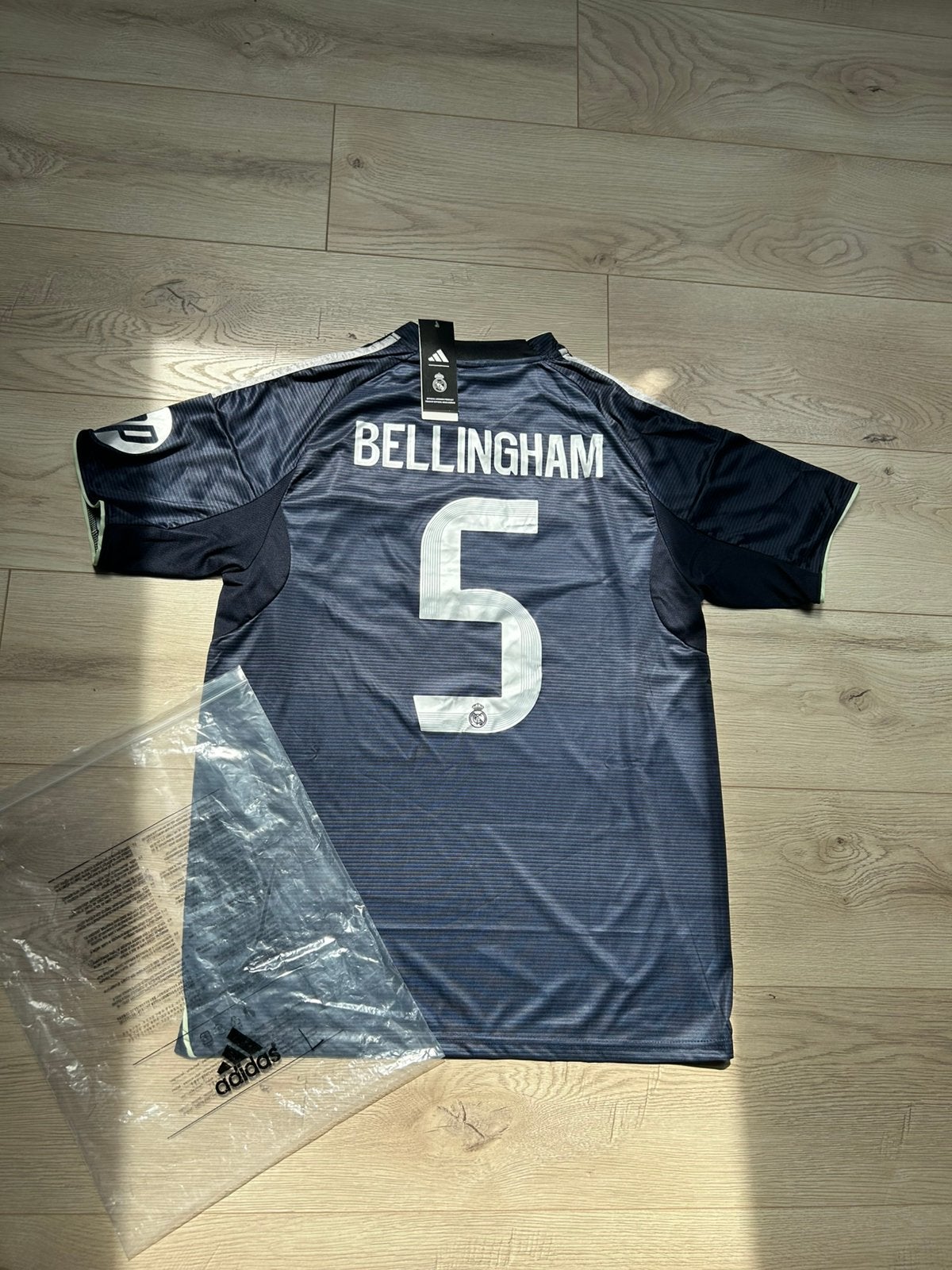 Real Madrid 25/26 Uitshirt Bellingham #5 Maat L, Ophalen of Verzenden, Zo goed als nieuw, Shirt