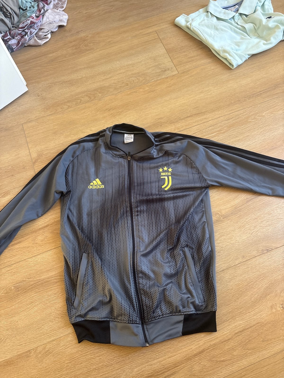 Adidas Juventus Trainingsjack Maat M, Maat 48/50 (M), Ophalen of Verzenden, Voetbal, Grijs