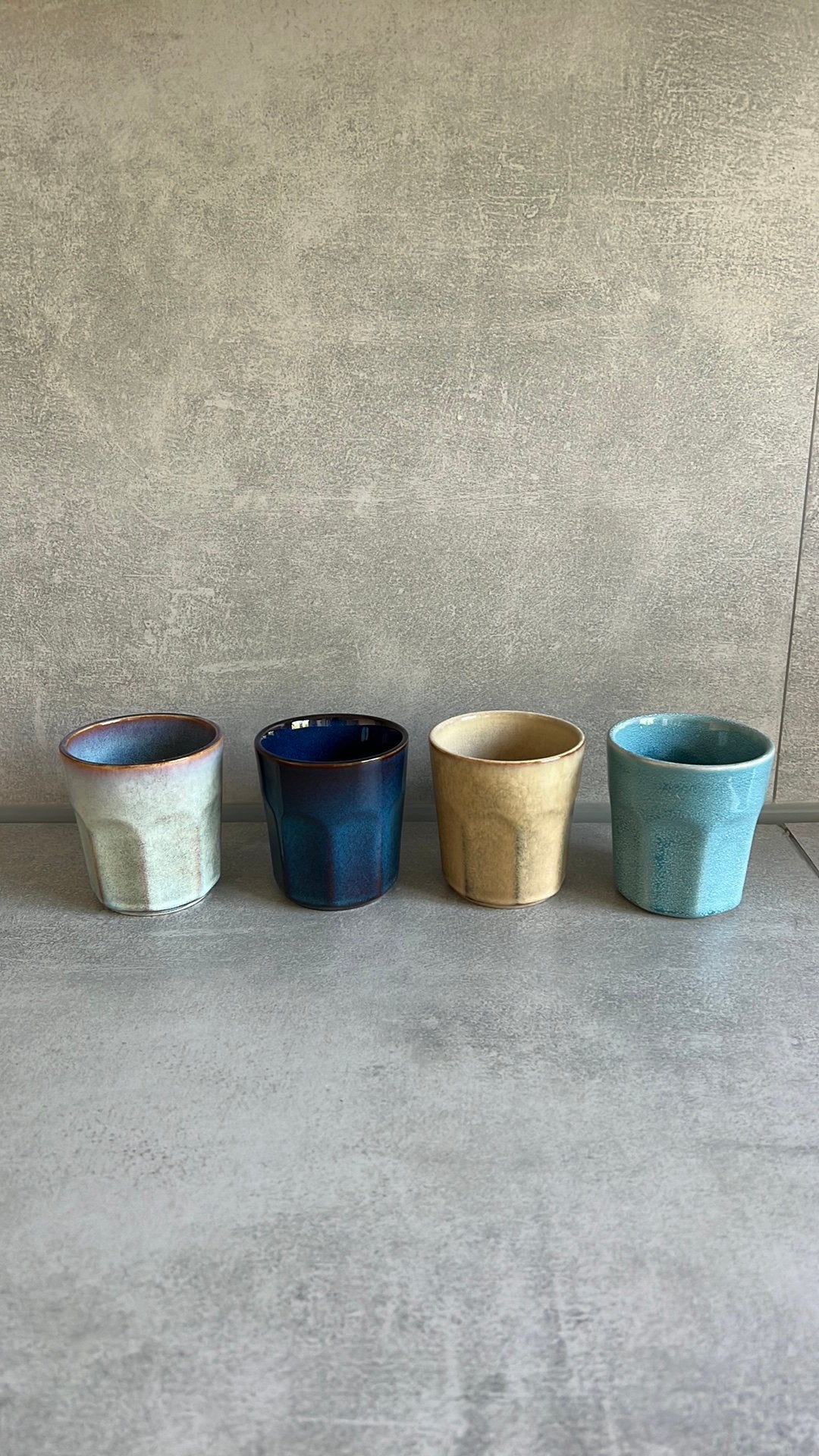 4 koffiekopjes in diverse kleuren, Huis en Inrichting, Keuken | Servies, Ophalen of Verzenden, Zo goed als nieuw, Overige stijlen