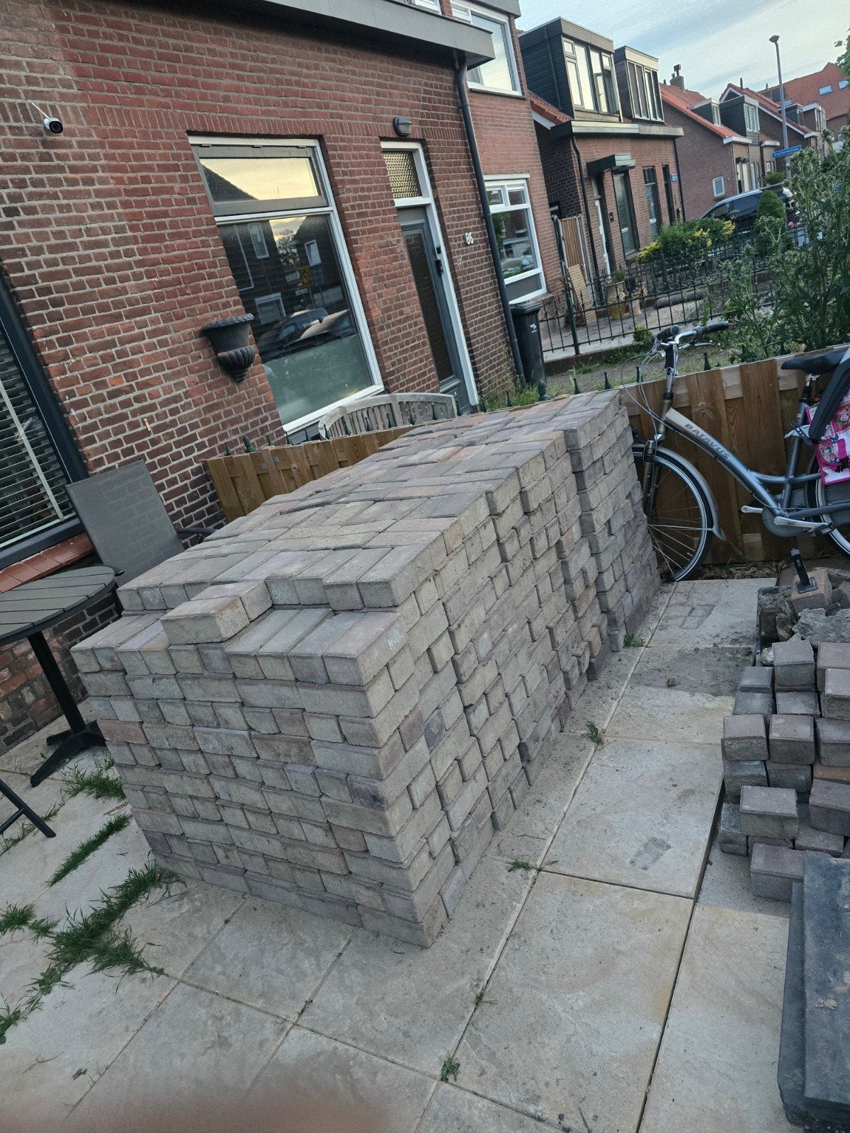 Gekleurde klinkers circa 25-30m2 gratis af te halen, Ophalen