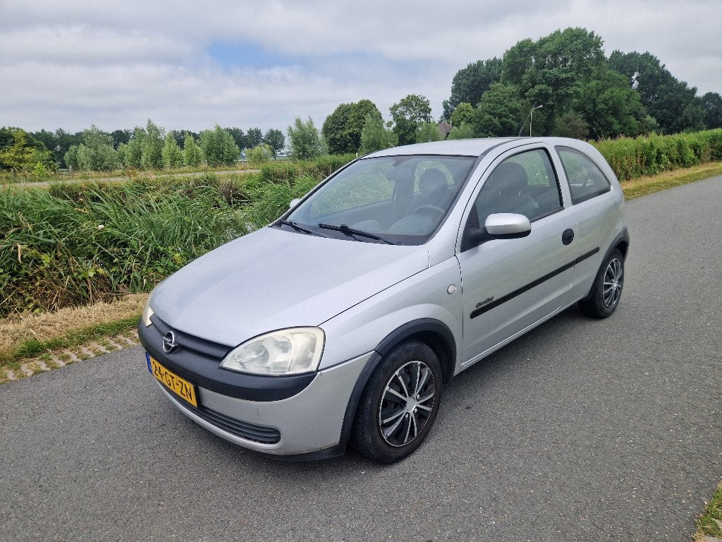 Opel Corsa 1.2 16V Nieuwe APK 2 Juli 2027 Weinig Kmtrs., Auto's, Opel, Voorwielaandrijving, Euro 5, 74 pk, 31 €/maand