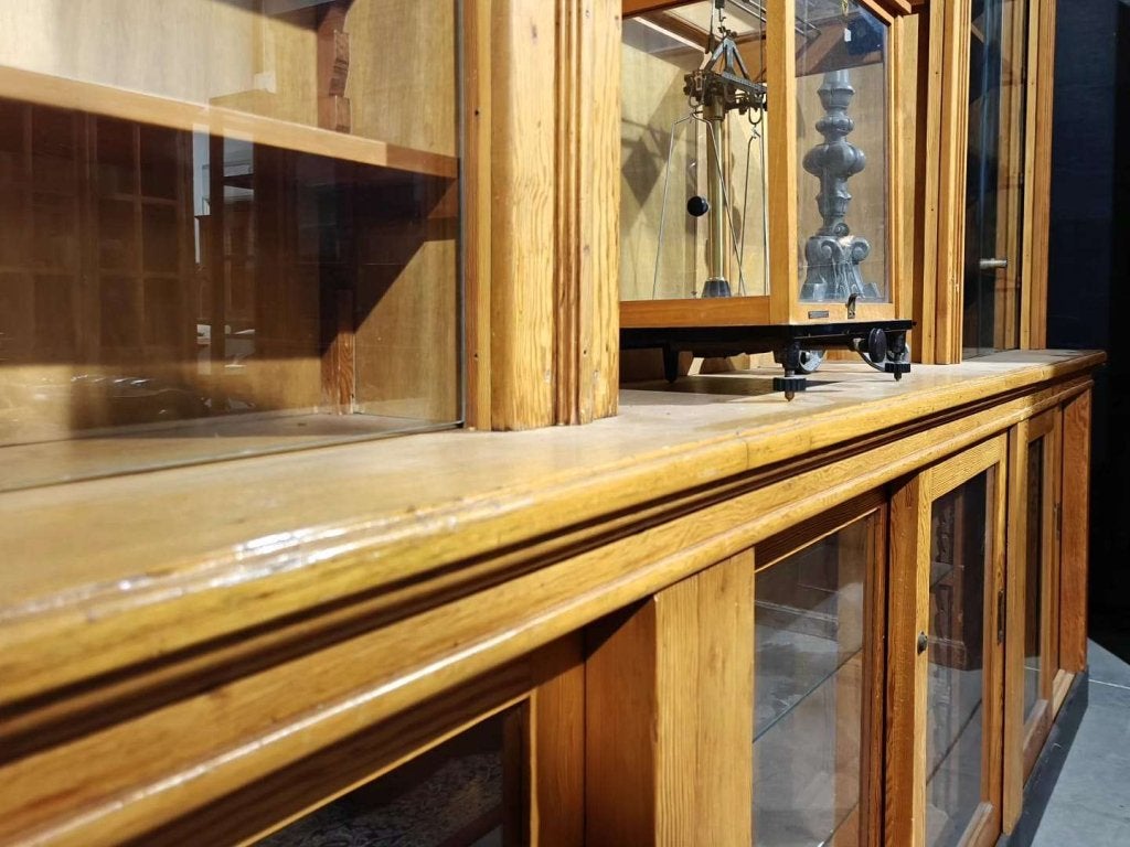 Unieke vintage laboratoriumkast | Schoolkast, Wandkast #8216, Antiek en Kunst, Ophalen of Verzenden