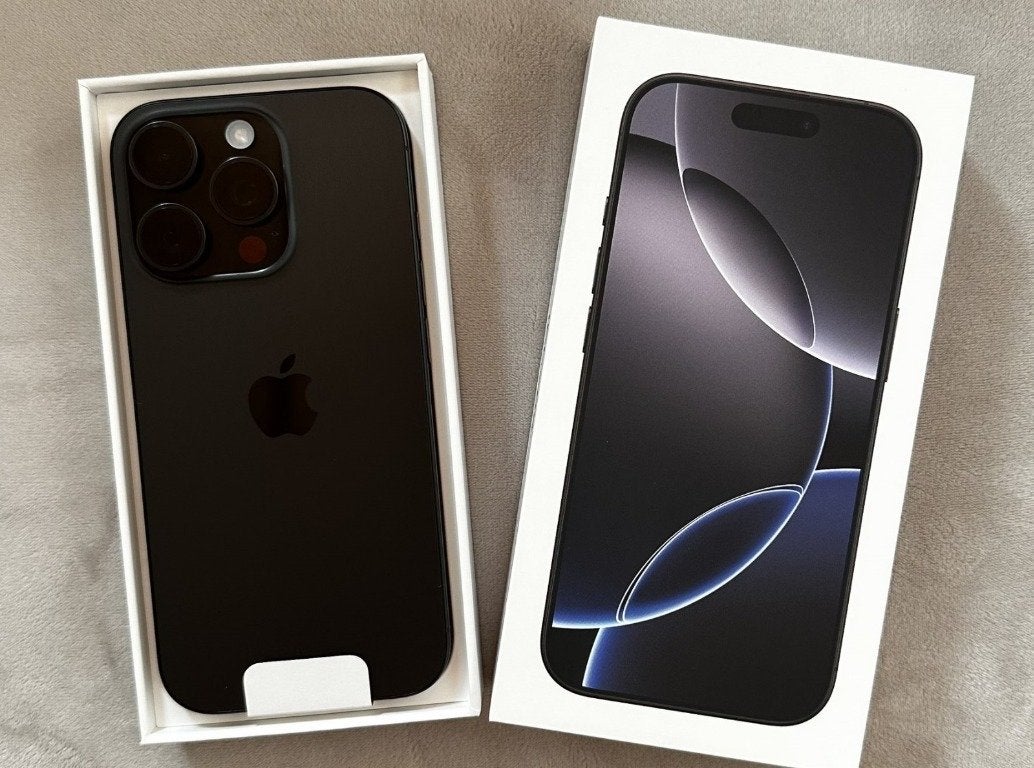 Apple iPhone 16 Pro - Zo goed als nieuw Factuur en garantie, Telecommunicatie, Mobiele telefoons | Apple iPhone, Zwart, Ophalen of Verzenden