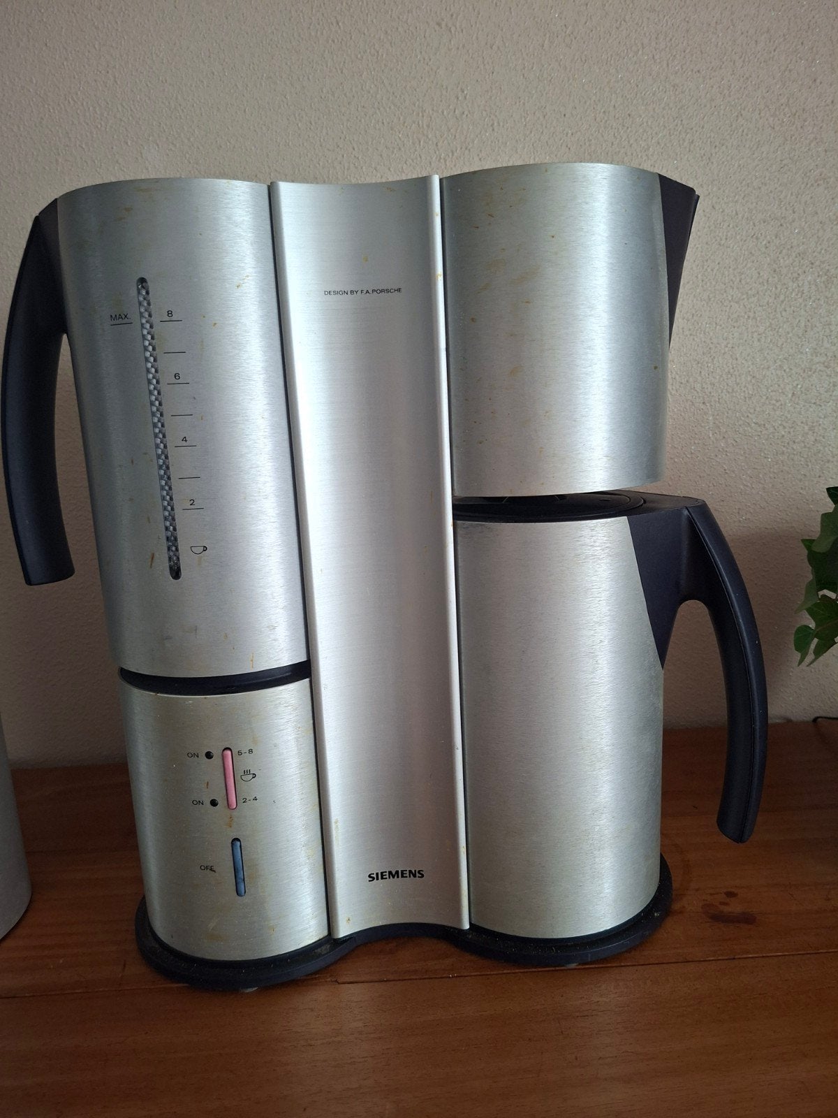Siemens koffiezetapparaat - Design by F.A. Porsche, Witgoed en Apparatuur, Koffiezetapparaten, Gebruikt, Koffiemachine, Gemalen koffie