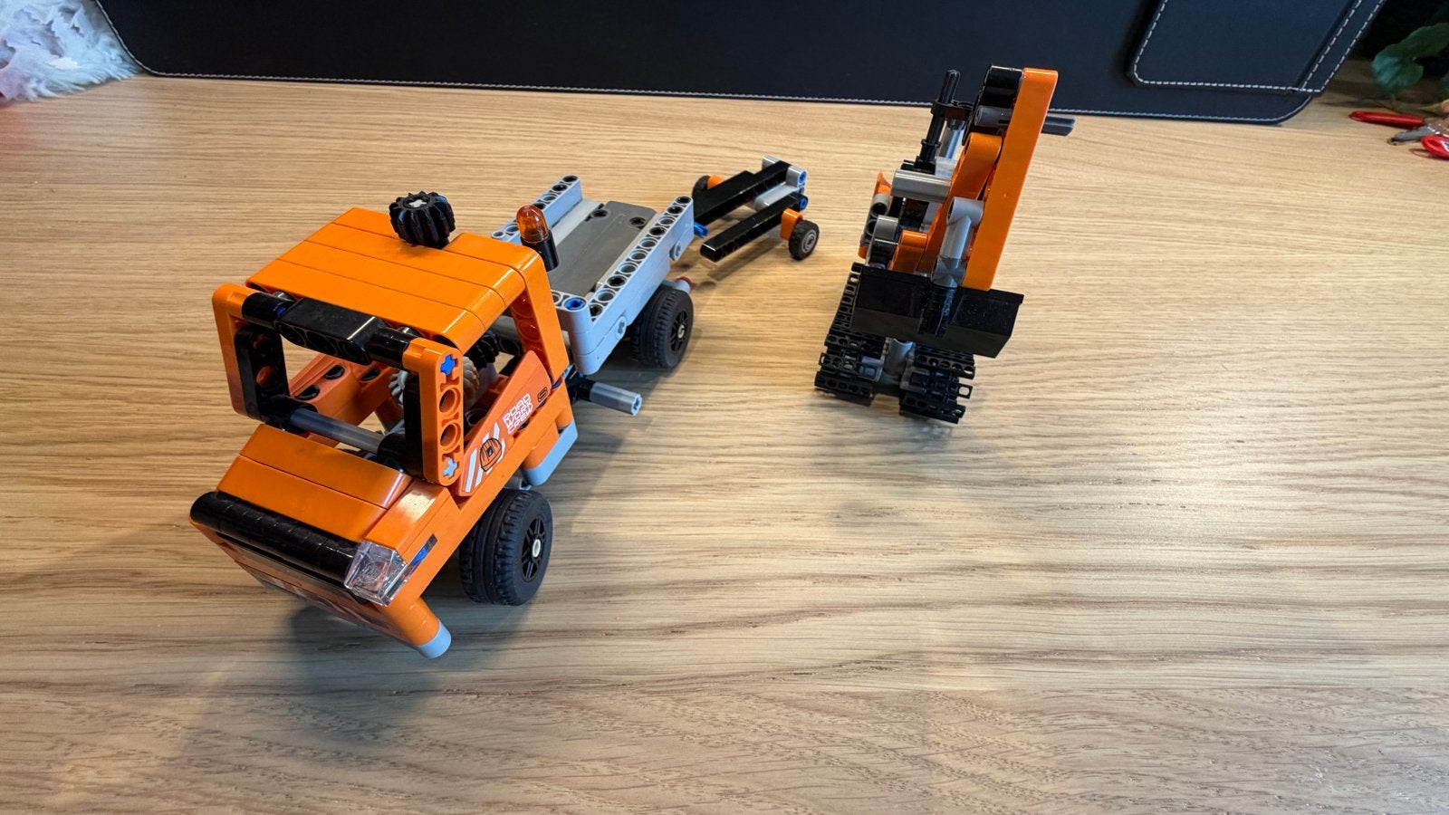LEGO Technic 42060 Wegwerkvoertuigen met handleiding, Ophalen, Zo goed als nieuw, Overige merken