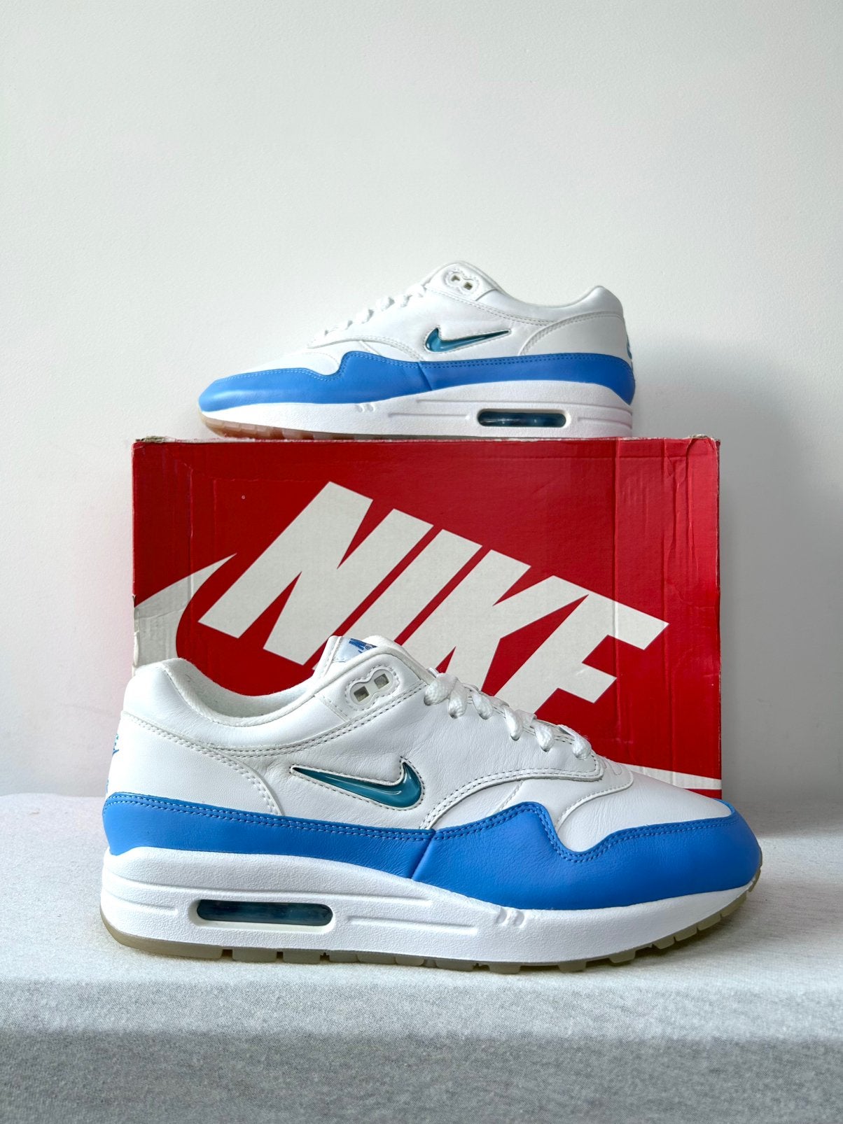 Nike Air Max 1 Jewel University Blue (EU 42,5), Kleding | Heren, Schoenen, Blauw, Nike, Ophalen of Verzenden, Sneakers of Gympen