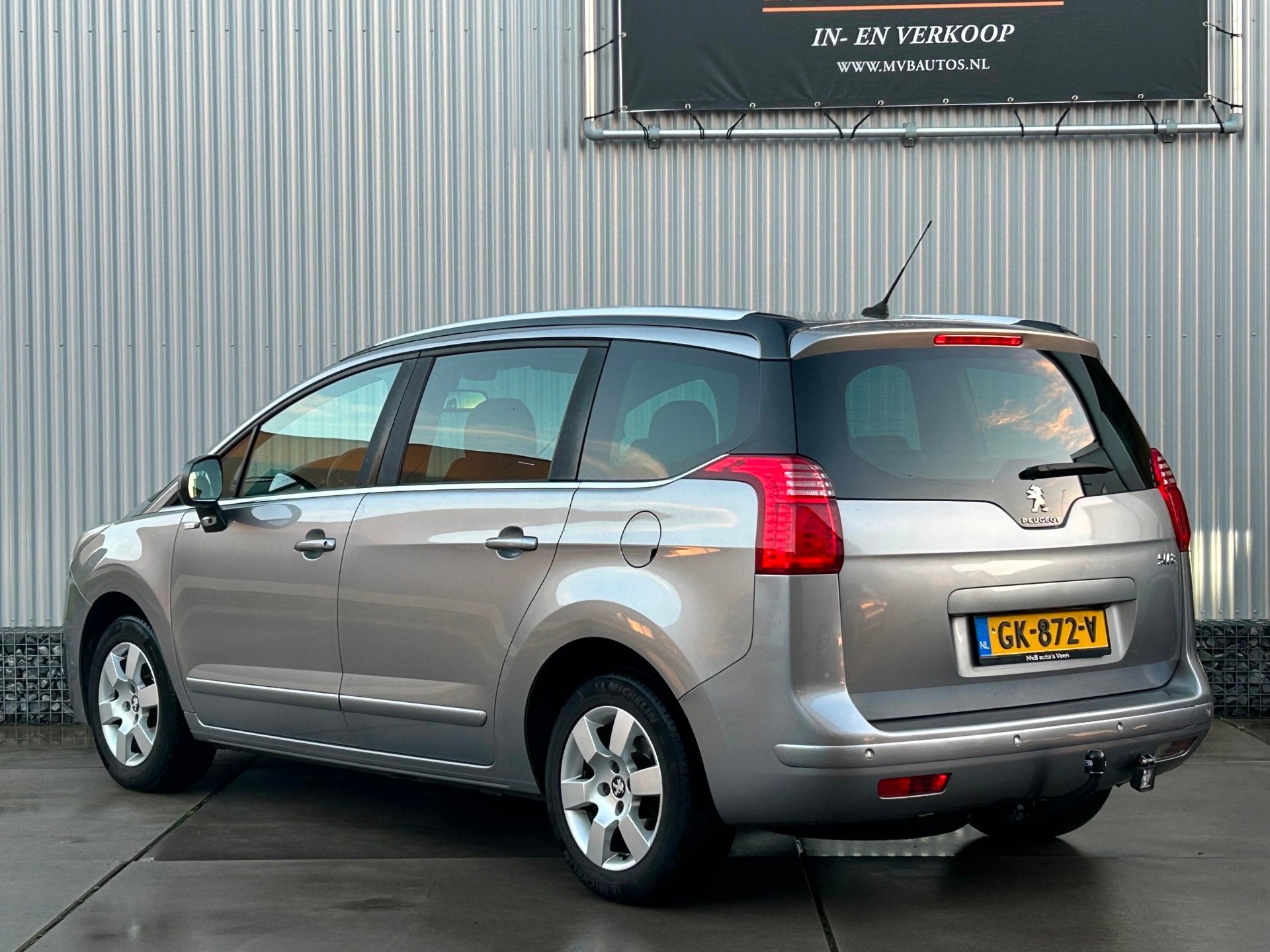 Peugeot 5008 1.2 PureTech Style 5p Dealer onderhouden, Navi,, Auto's, Voorwielaandrijving, 745 kg, Stof, Gebruikt