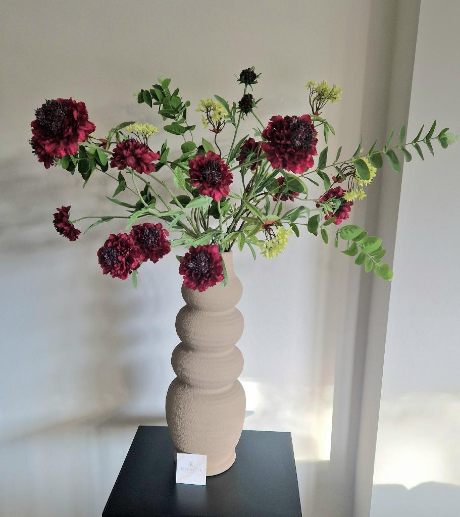 stenen vaas met kunstbloemen., Huis en Inrichting, Woonaccessoires | Vazen, Ophalen, Steen, Overige kleuren, Nieuw