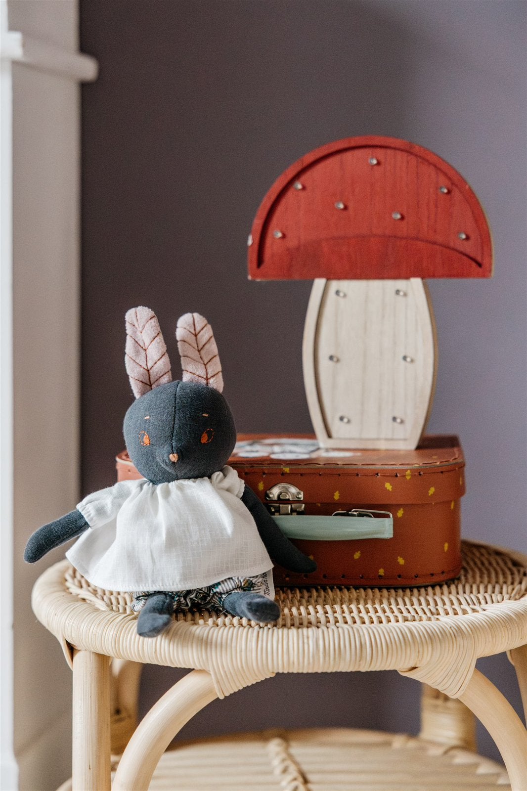 Rotan kinder bijzettafeltje, Huis en Inrichting, Ophalen, Minder dan 45 cm, Minder dan 55 cm, Rond