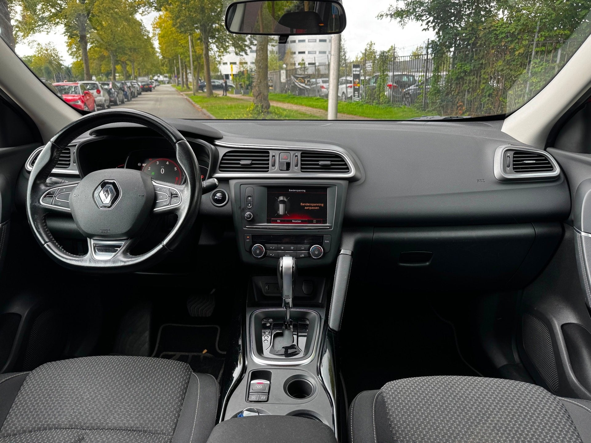 Renault Kadjar 1.2 TCe Bose|AUT|NAVI|TREKHAAK|CRUISE|PSENSOR, Auto's, Gebruikt, Euro 6, 4 cilinders, Geïmporteerd