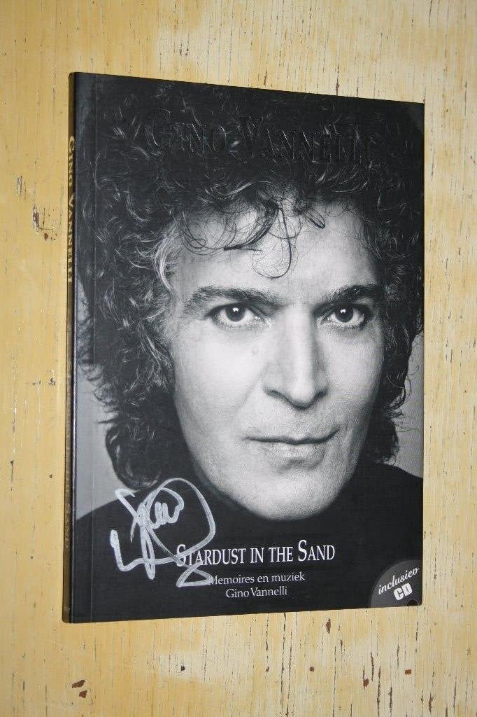 Gino Vannelli Stardust in the Sand cd gesigneerd, Boeken, Ophalen of Verzenden, Gelezen, Artiest