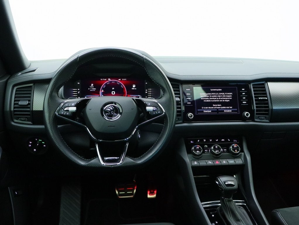 Skoda Kodiaq 1.5 TSI DSG Sportline Tour Edition | Panoramada, Auto's, 12 maanden, 4 cilinders, Alcantara, Zwart