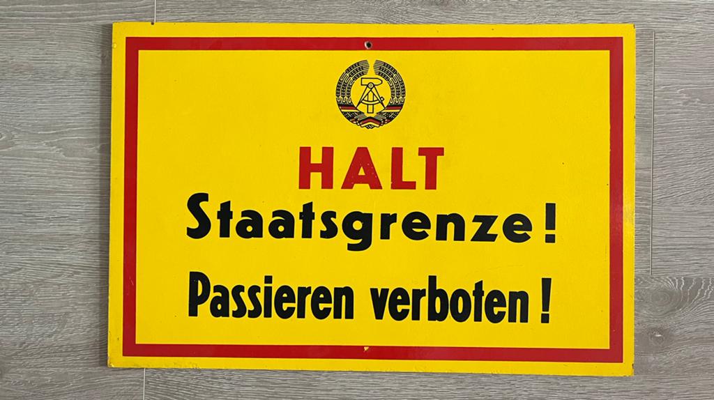 Origineel DDR grensbord, uniek!, Verzamelen, Militaria | Algemeen, Ophalen of Verzenden, Landmacht, Duitsland