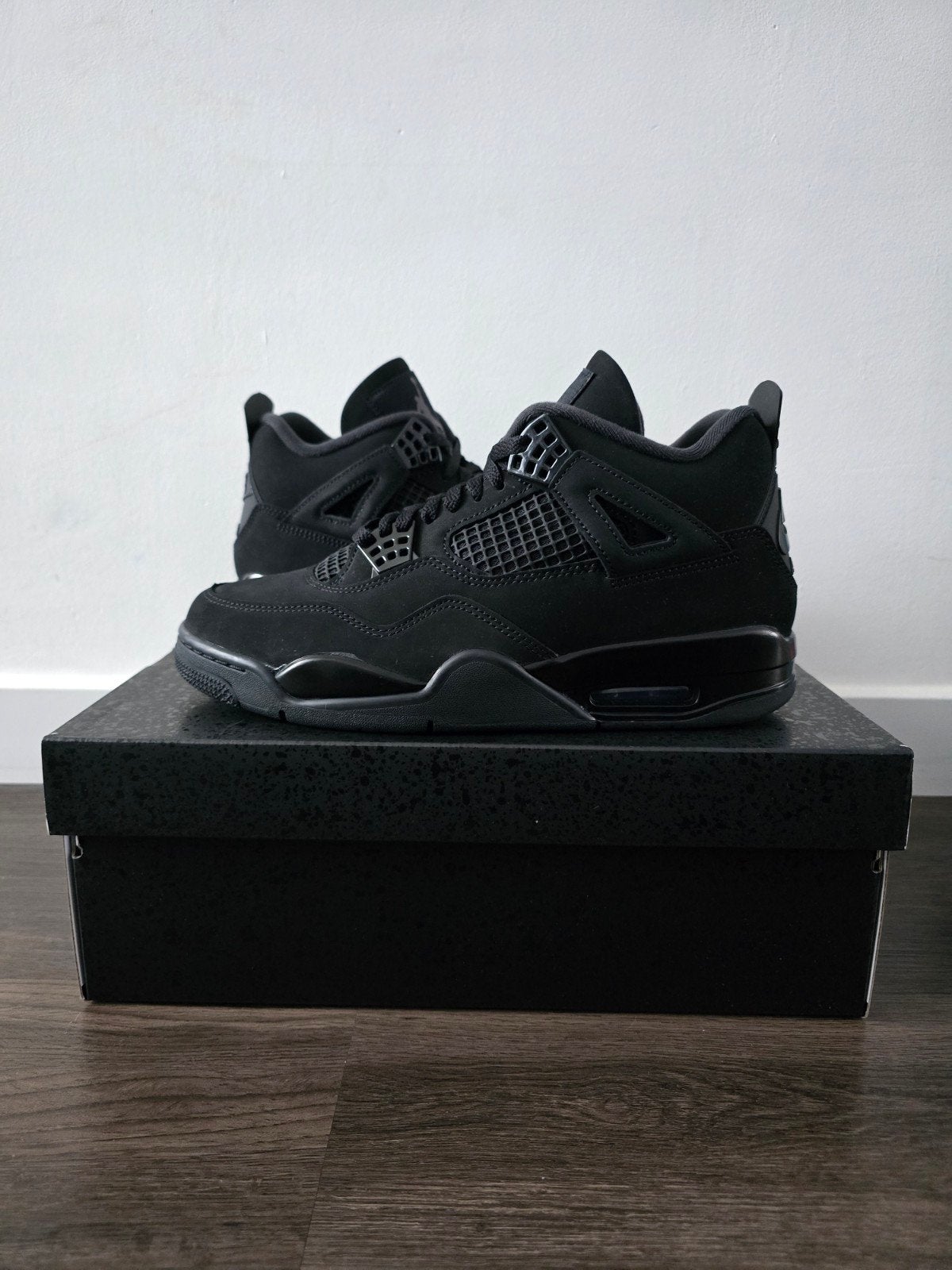 Air Jordan 4 Black Cat 2025 Maat 44, Ophalen, Nieuw, Zwart