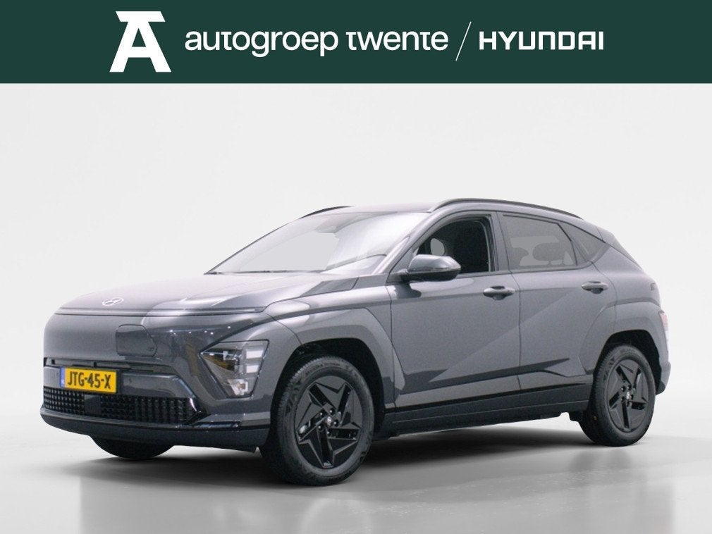 Hyundai KONA Electric Pure Edition 64.8 kWh | Demo | Private