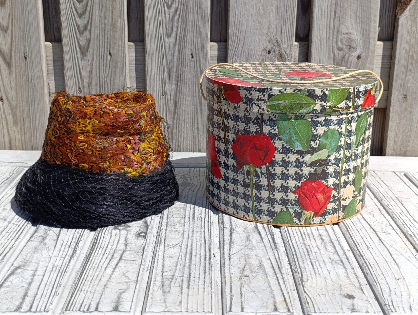 Oude vintage dames goudfazant veren hoed met originele doos, Ophalen of Verzenden