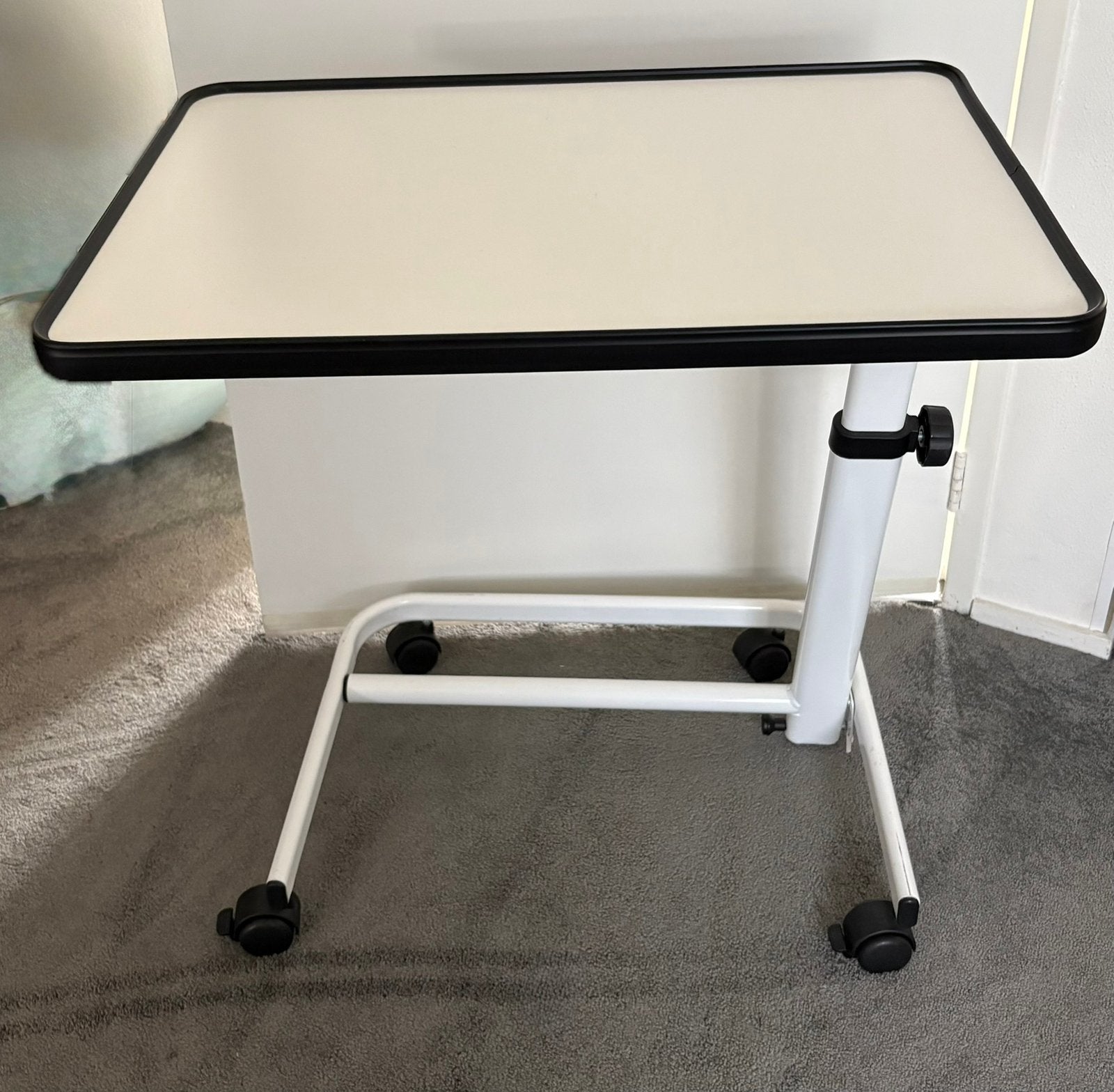 Verrijdbare opklapbare tafel, Computers en Software, Ophalen, Zo goed als nieuw
