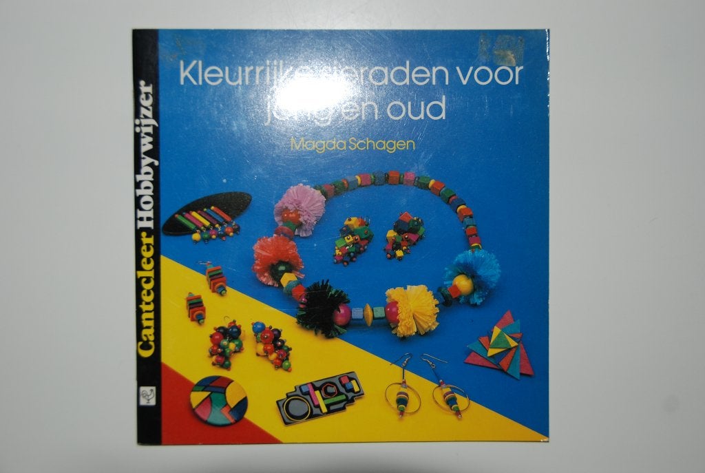 Kleurrijke sieraden voor jong en oud 2., Ophalen of Verzenden, Gelezen, Overige onderwerpen, Magda schagen