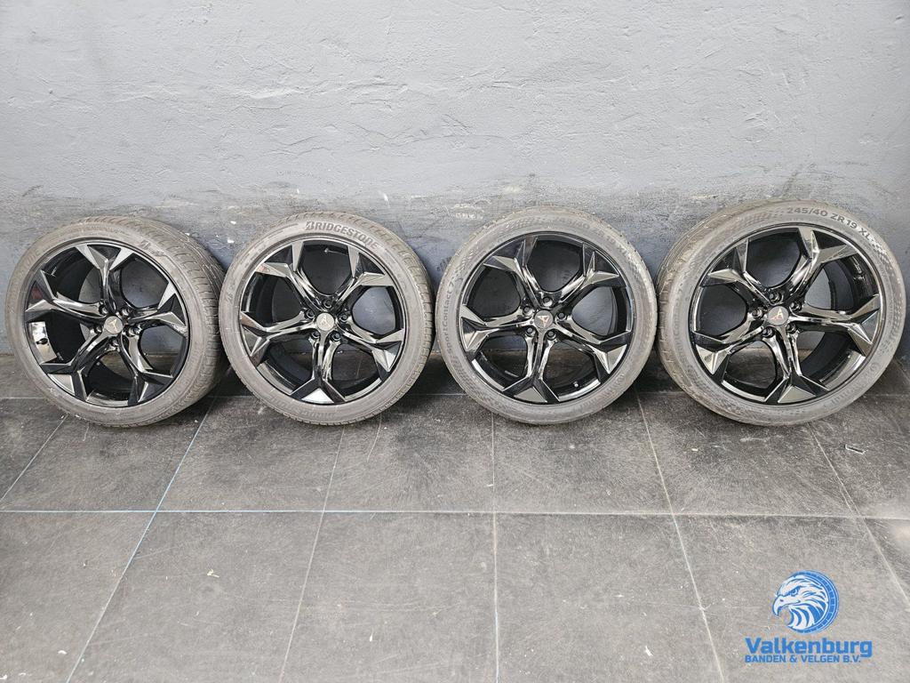 6mm! Originele Cupra Formentor 19 inch zwarte velgen 5x112 z, Auto-onderdelen, Banden en Velgen, 19 inch, -, -, Banden en Velgen