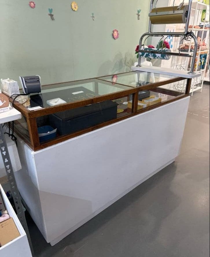 Vintage houten toonbank met lades en vitrine, Ophalen