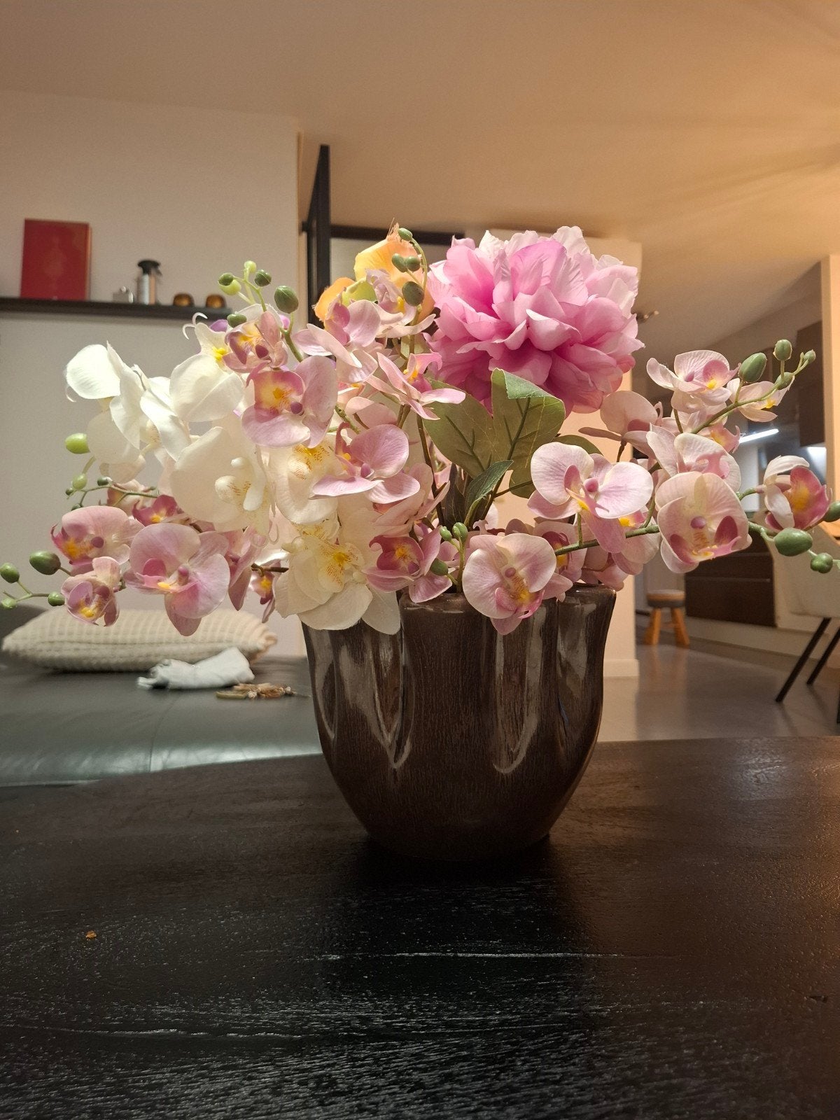Decoratieve vaas met kunstbloemen - Roze & Wit, Huis en Inrichting, Ophalen, Overige materialen, Gebruikt, Meerkleurig