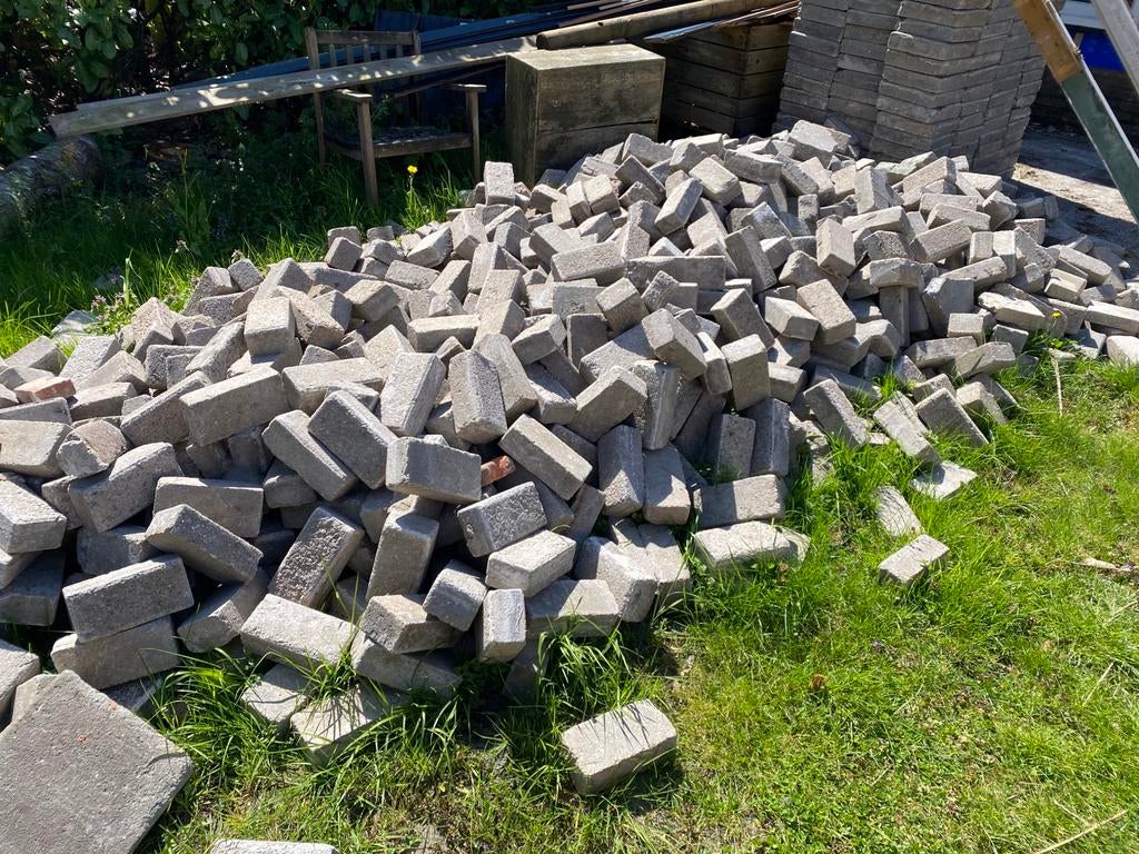 Gratis afhalen, grijs/beige betonklinkers, 35 m2, Ophalen, Gebruikt, Klinkers, 10 m² of meer