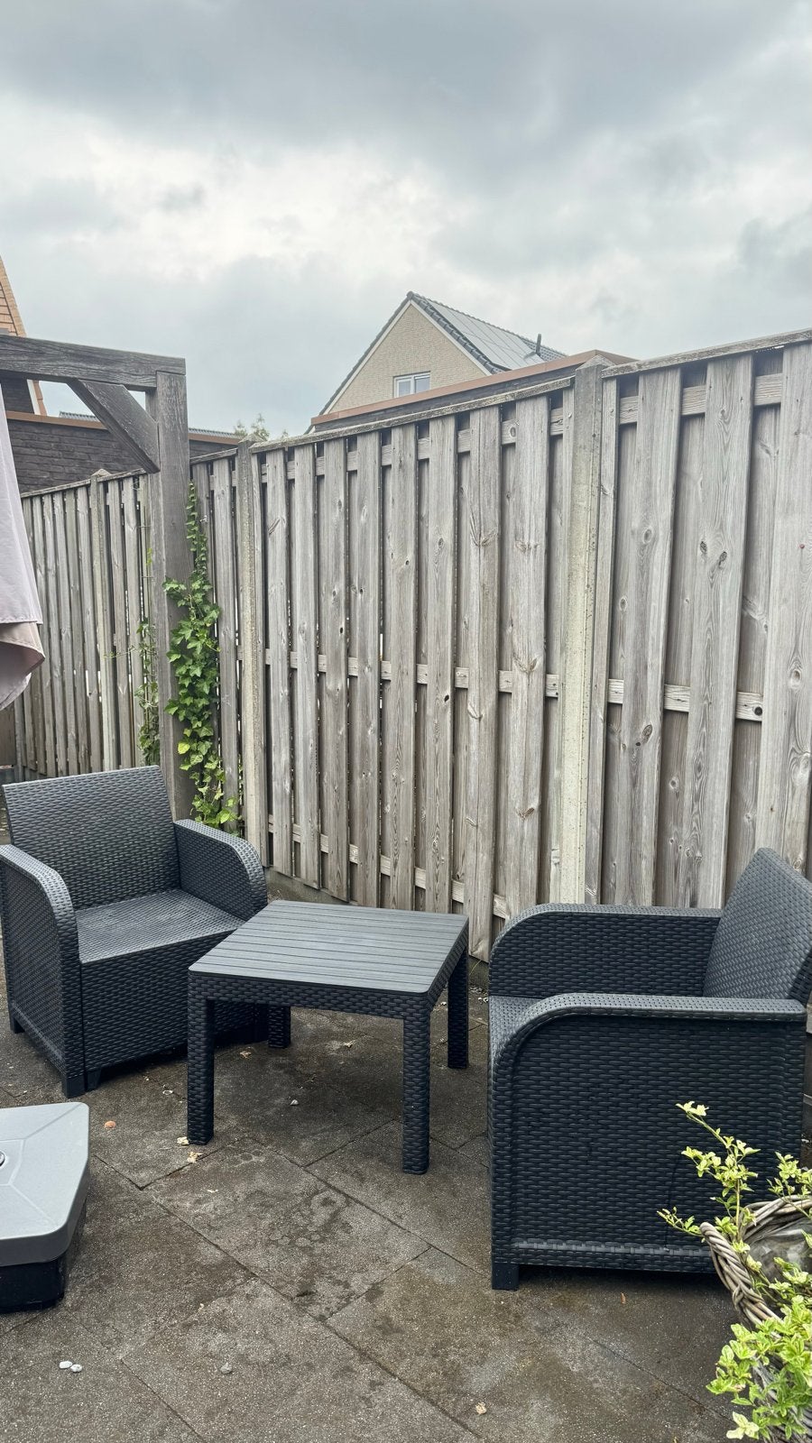 Zwarte Wicker Tuinset met 2 Stoelen en Bijzettafel, Tuin en Terras, Tuinsets en Loungesets, Gebruikt, Wicker, Stoel, Tuinset