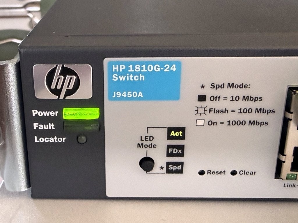 HP ProCurve 1810G-24 switch (J9450A) - gereviseerd door HP, Computers en Software, Netwerk switches, Ophalen of Verzenden, Refurbished