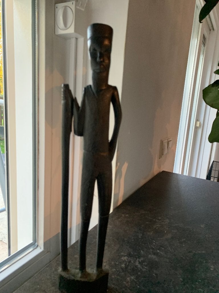 Hout beeldje, Antiek en Kunst, Kunst | Beelden en Houtsnijwerken, Handgemaakt, Ophalen of Verzenden, 20 - 50 cm, Beeld