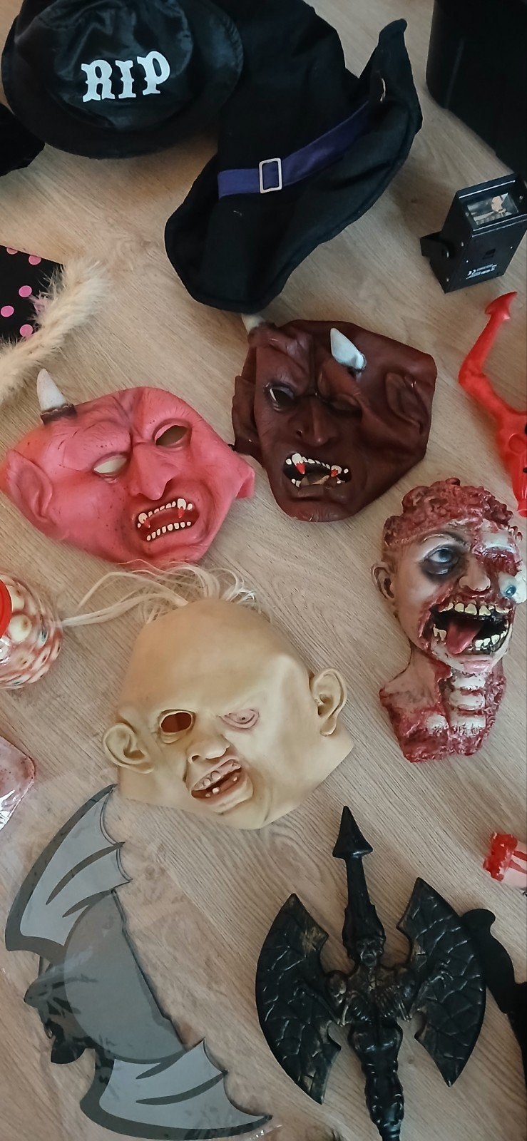 Grote Halloween Feestartikelen Set: Maskers, Decoratie ,etc., Ophalen, Gebruikt, Feestartikel, Halloween of Griezel
