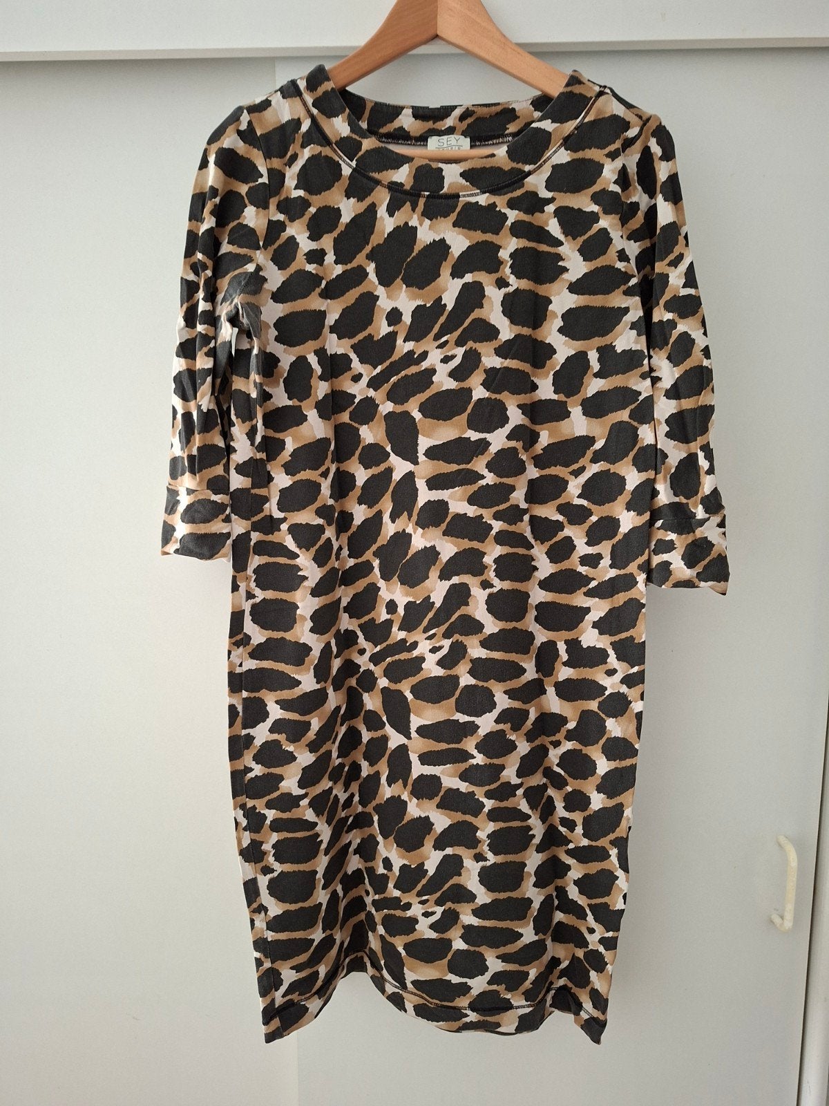 SEY STUDIO Jurk met Dierenprint - Maat M, Maat 38/40 (M), Ophalen of Verzenden, Gedragen, Boven de knie